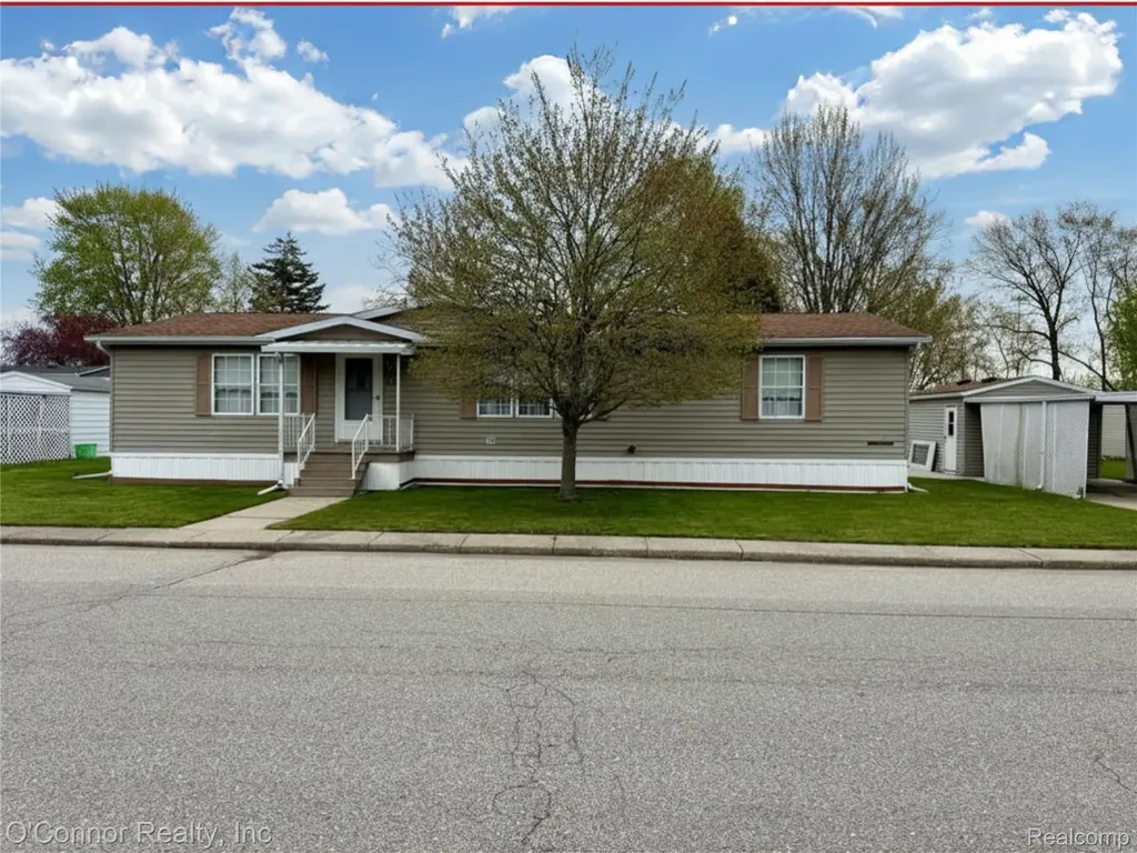 3333 Ravenswood Road Marysville City MI 48040