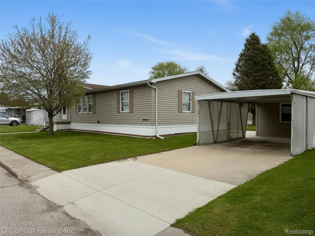 3333 Ravenswood Road Marysville City MI 48040