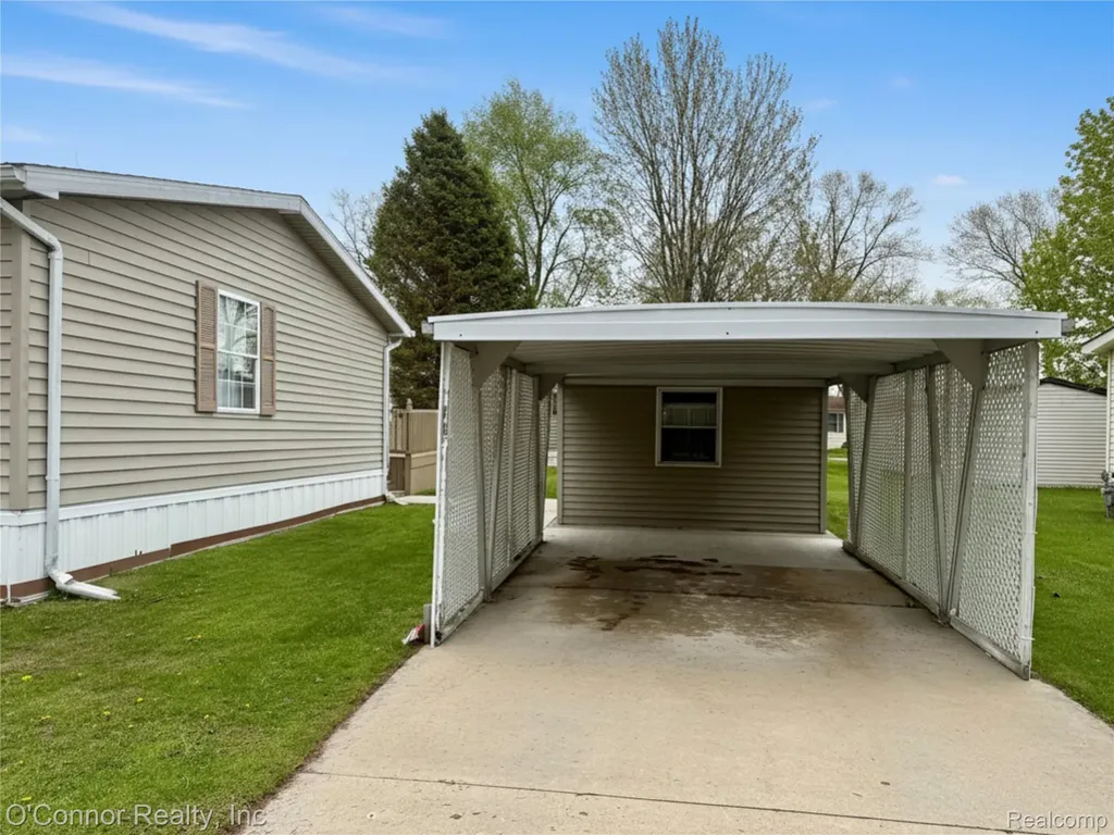 3333 Ravenswood Road Marysville City MI 48040