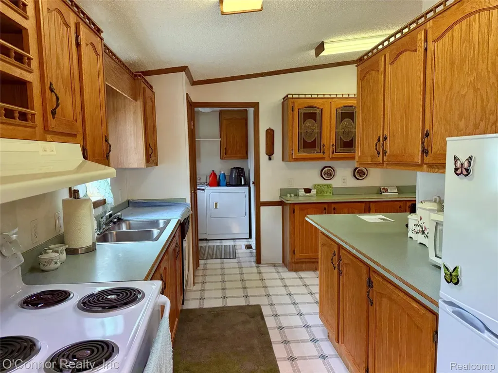 3333 Ravenswood Road Marysville City MI 48040
