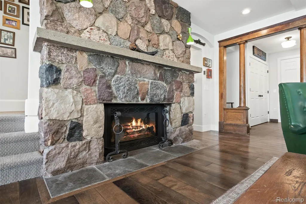 6390 Commerce Road West Bloomfield Charter Township MI 48324