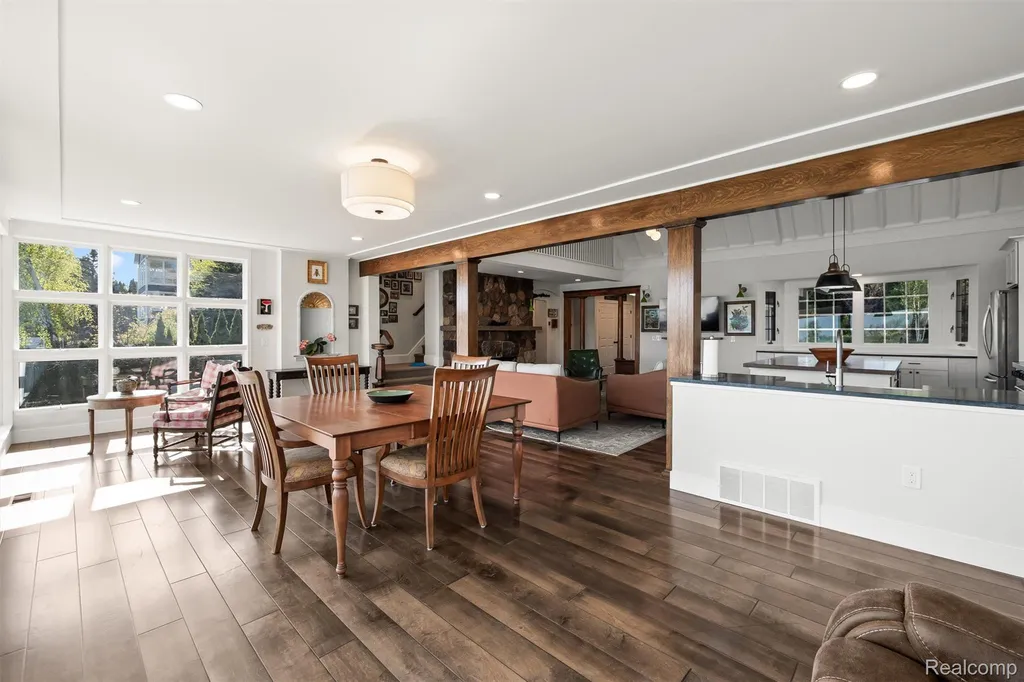 6390 Commerce Road West Bloomfield Charter Township MI 48324