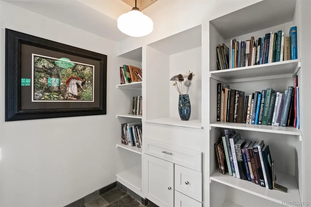 6390 Commerce Road West Bloomfield Charter Township MI 48324