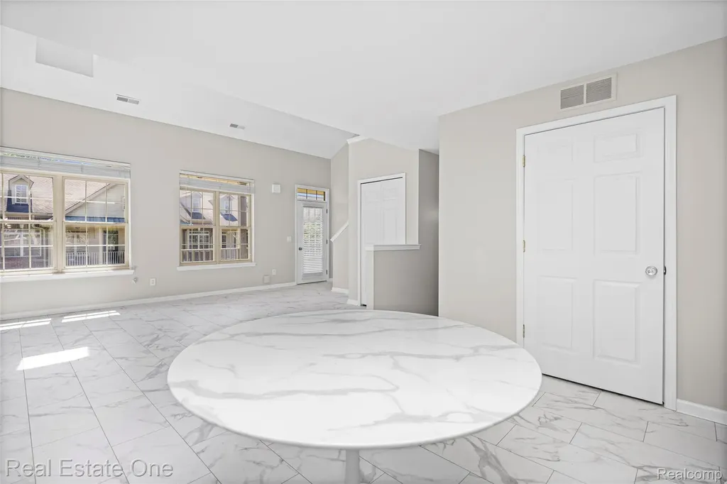 160 Sandy Lane Walled Lake City MI 48390