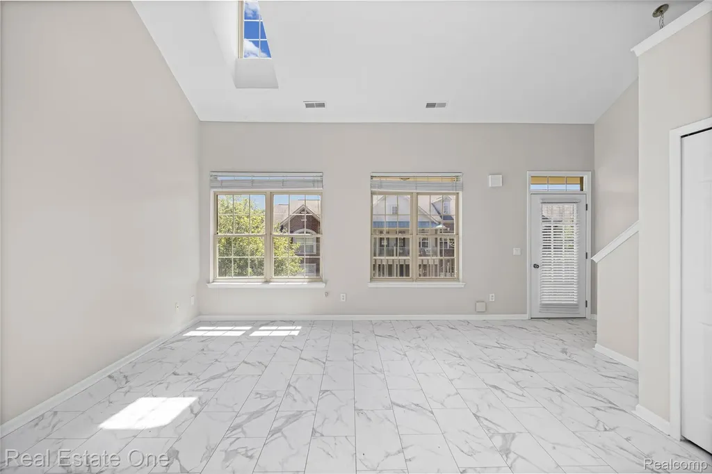 160 Sandy Lane Walled Lake City MI 48390