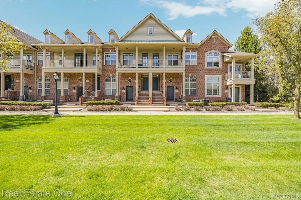 160 Sandy Lane Walled Lake City MI 48390