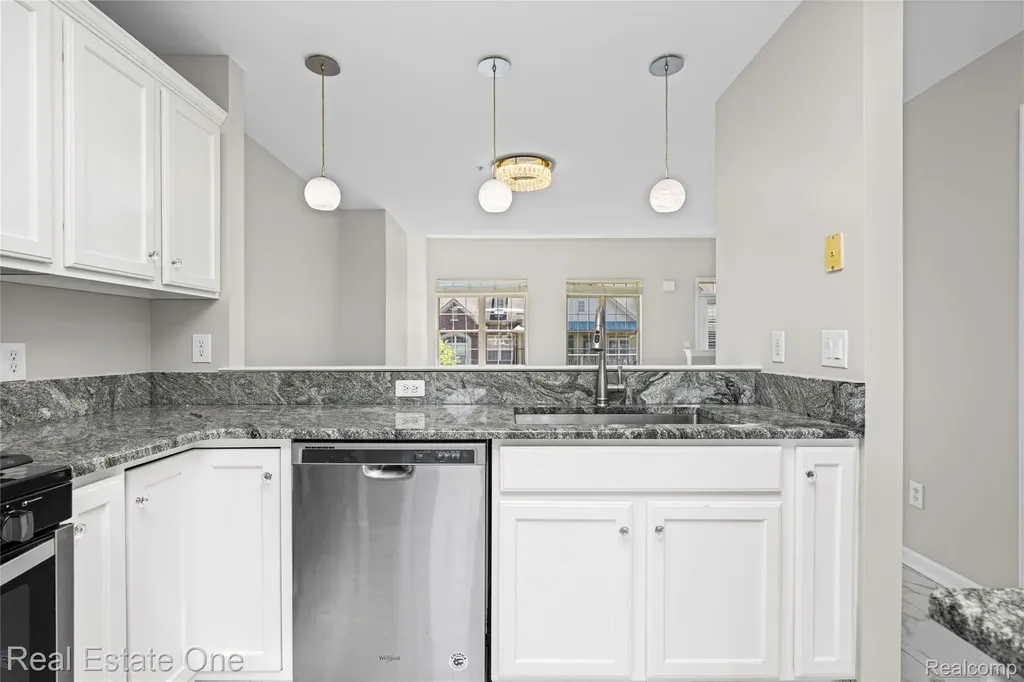 160 Sandy Lane Walled Lake City MI 48390