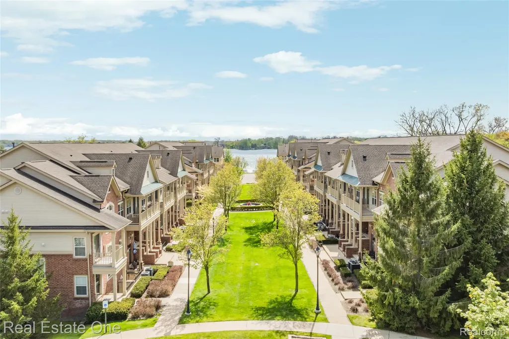 160 Sandy Lane Walled Lake City MI 48390