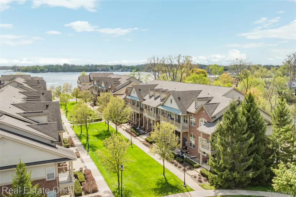 160 Sandy Lane Walled Lake City MI 48390