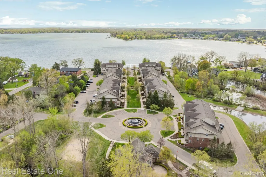 160 Sandy Lane Walled Lake City MI 48390