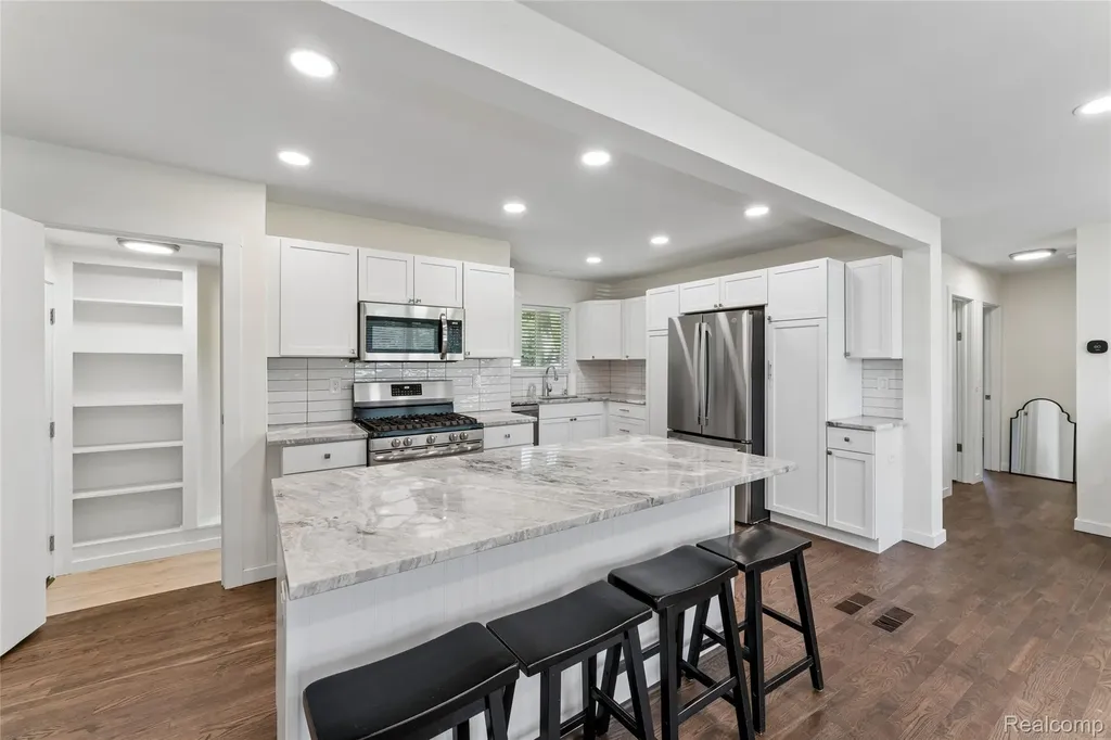 6333 N Beck Road Canton Charter Township MI 48187