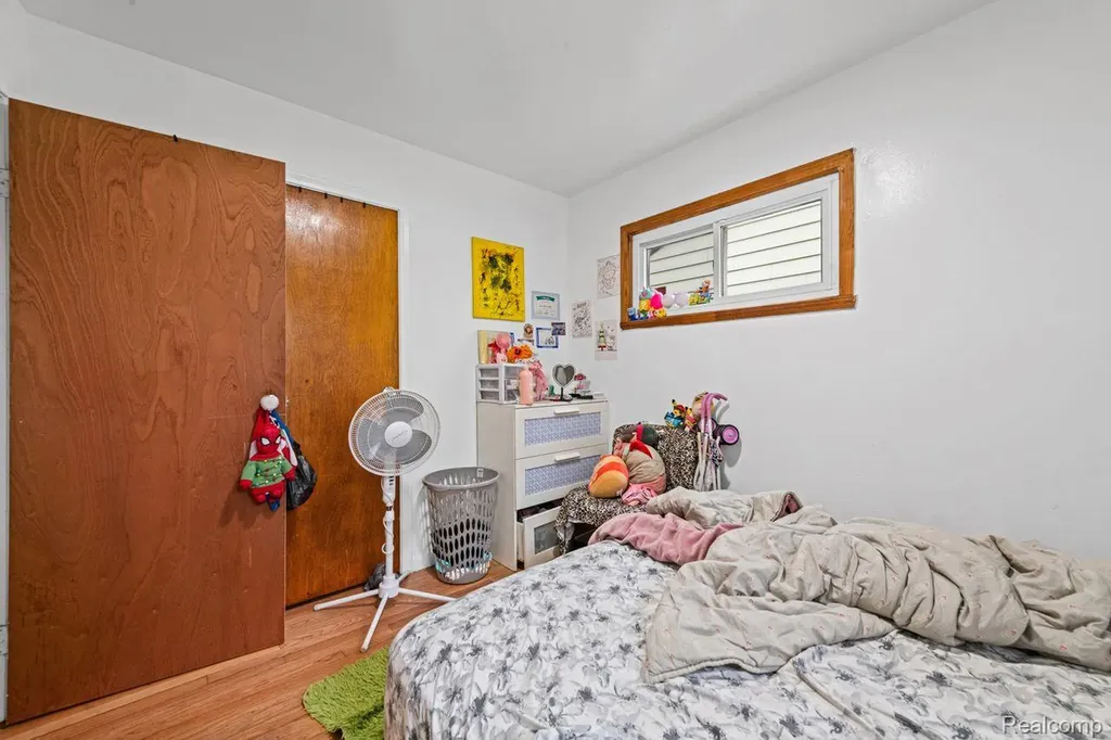 1229 S Deacon Street Detroit City MI 48217