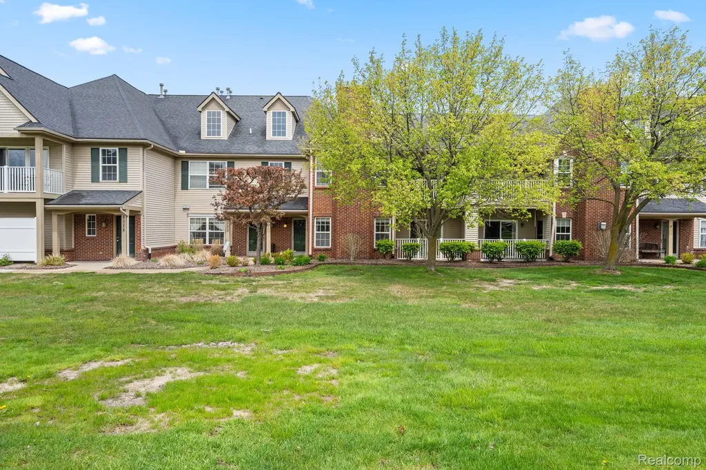 4130 Hampton Ridge Boulevard Genoa Township MI 48843