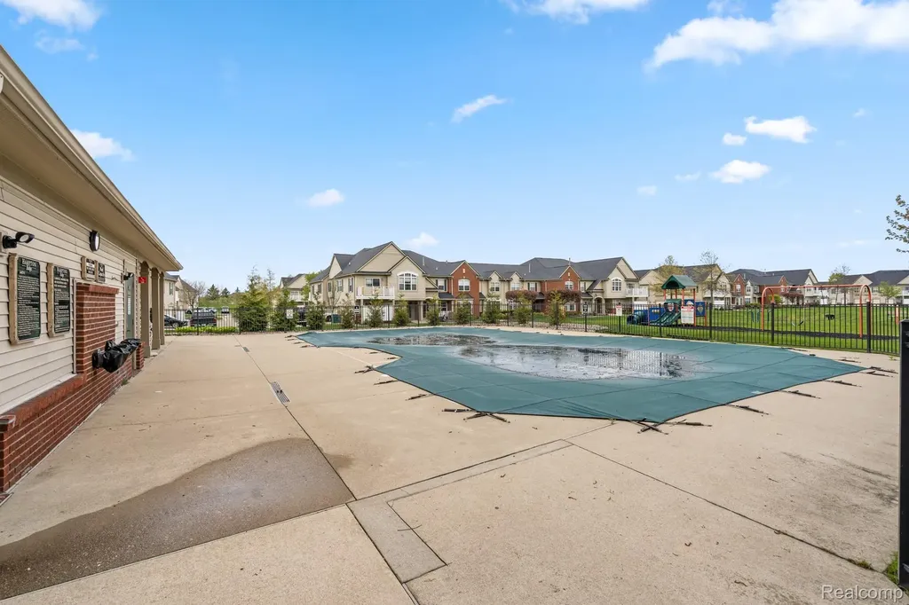 4130 Hampton Ridge Boulevard Genoa Township MI 48843