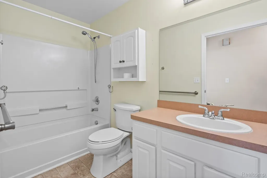 4130 Hampton Ridge Boulevard Genoa Township MI 48843