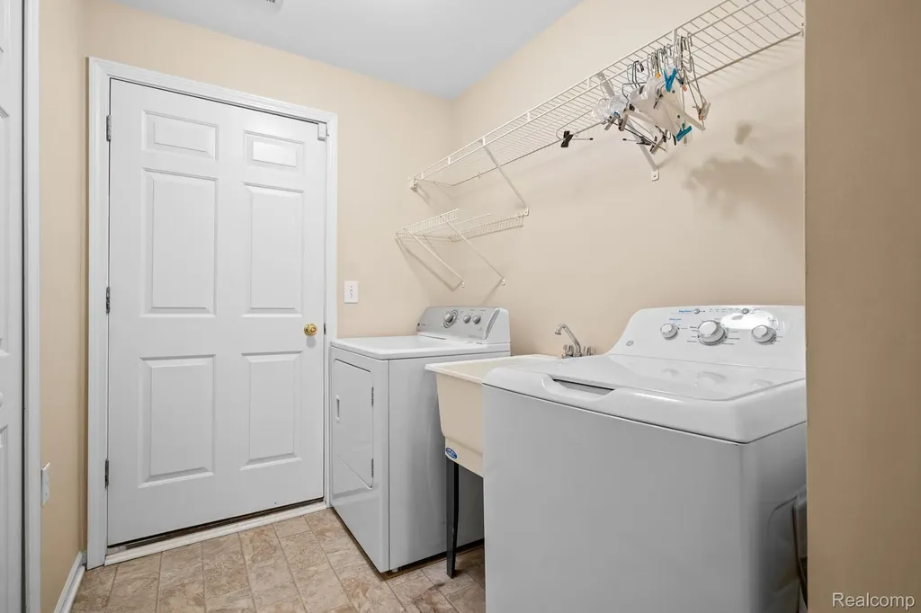 4130 Hampton Ridge Boulevard Genoa Township MI 48843