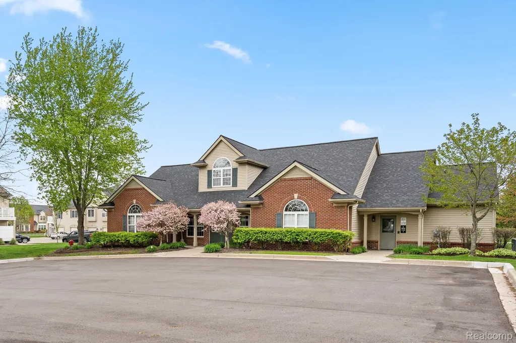 4130 Hampton Ridge Boulevard Genoa Township MI 48843