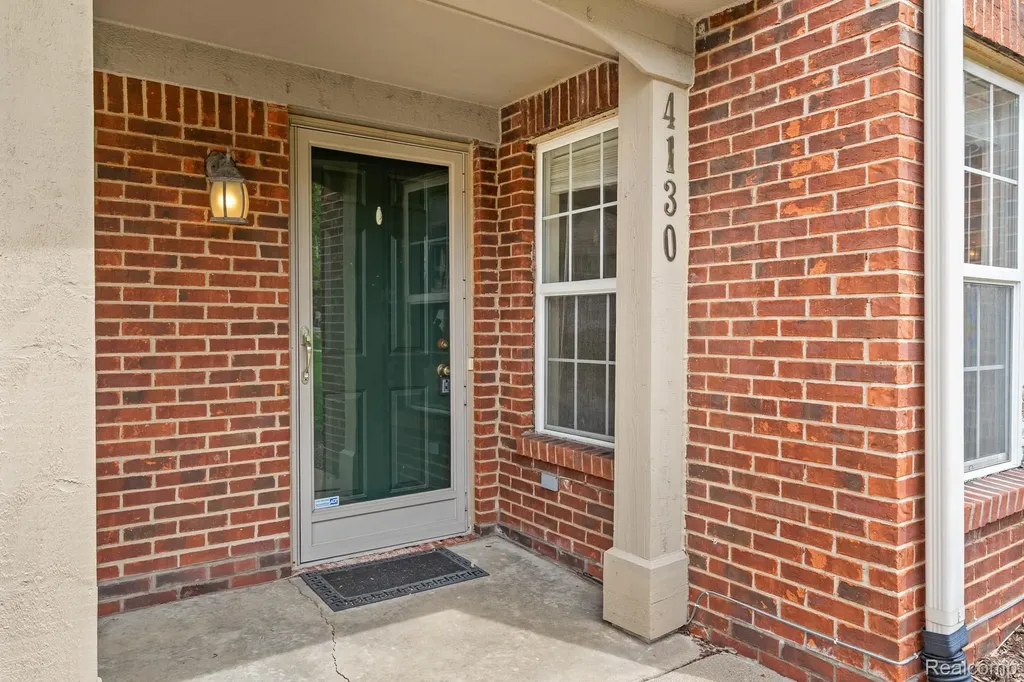 4130 Hampton Ridge Boulevard Genoa Township MI 48843