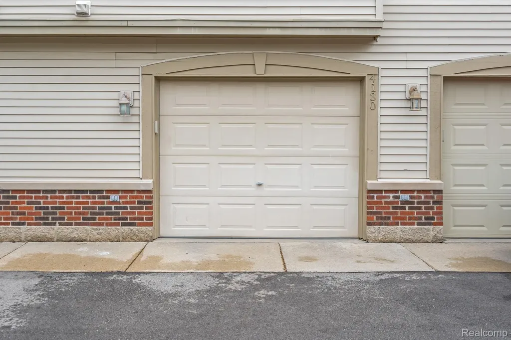 4130 Hampton Ridge Boulevard Genoa Township MI 48843