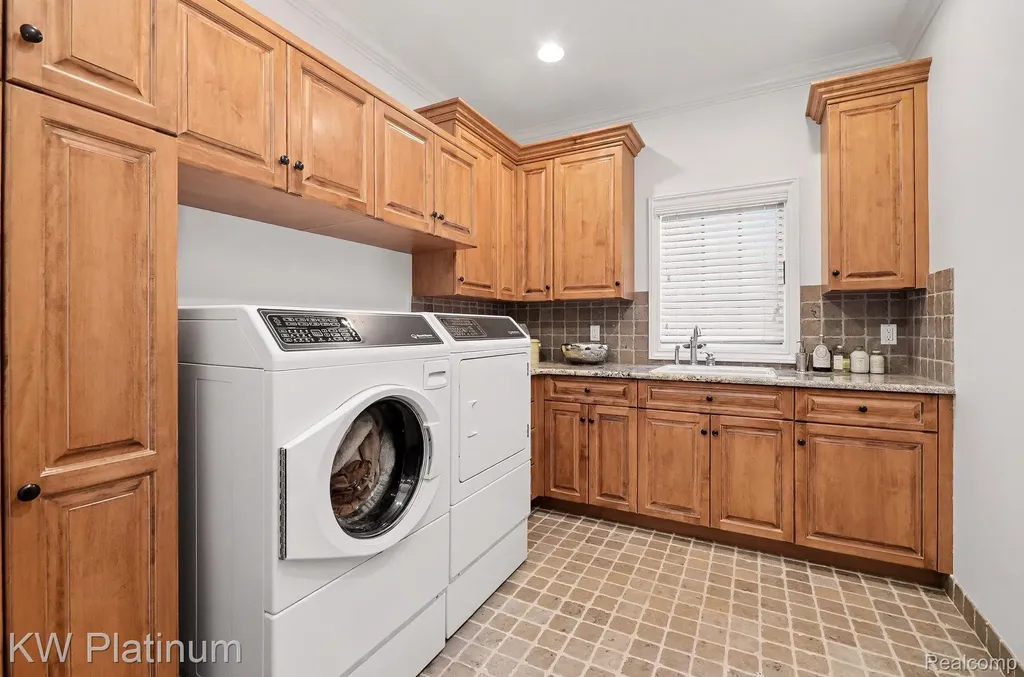 36270 Vita Bella Drive Clinton Charter Township MI 48035