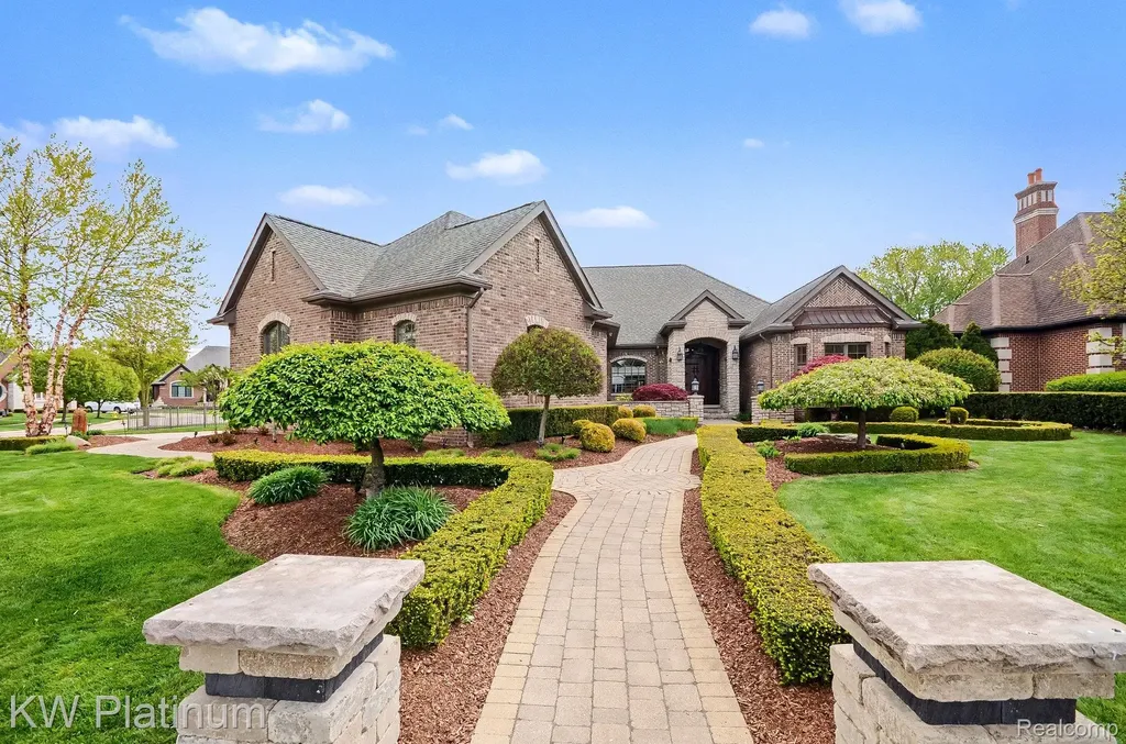 36270 Vita Bella Drive Clinton Charter Township MI 48035