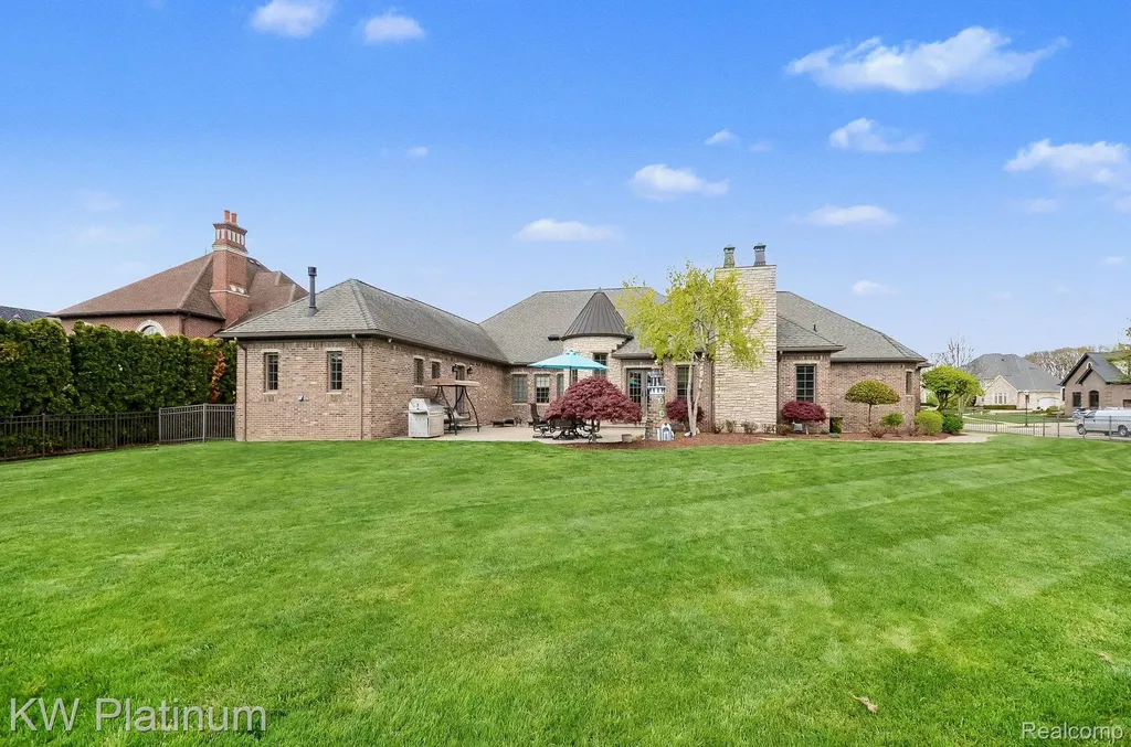 36270 Vita Bella Drive Clinton Charter Township MI 48035