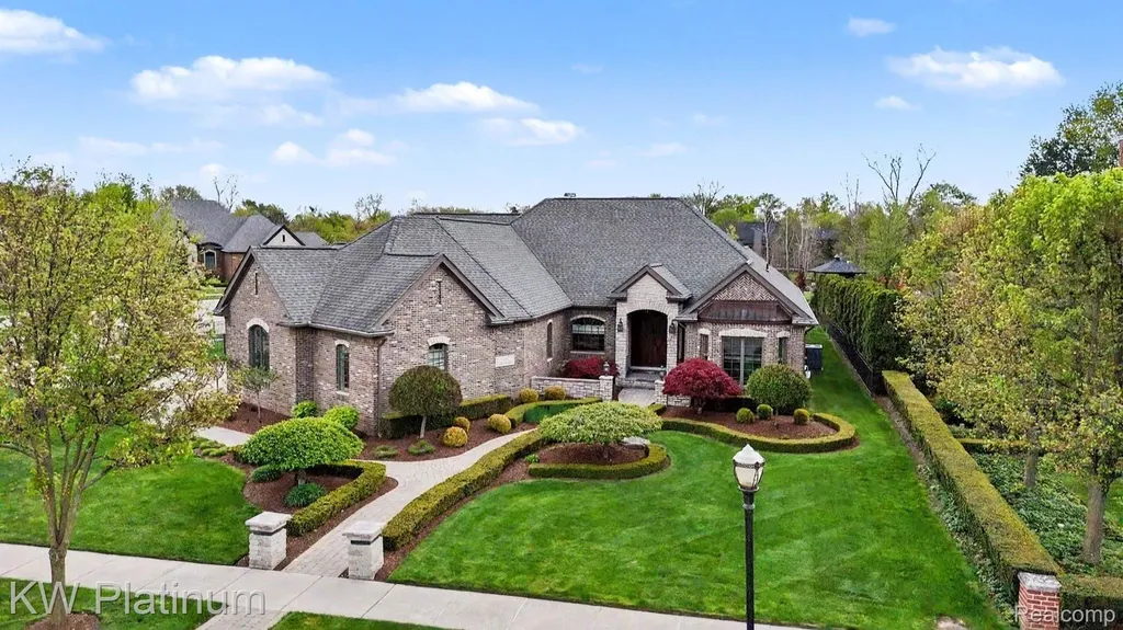 36270 Vita Bella Drive Clinton Charter Township MI 48035