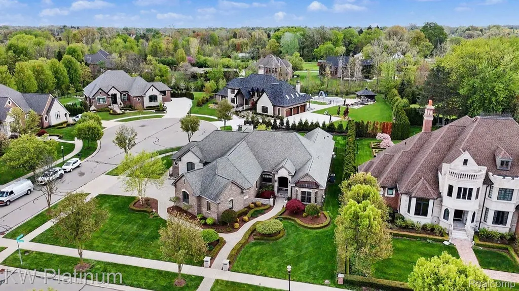 36270 Vita Bella Drive Clinton Charter Township MI 48035