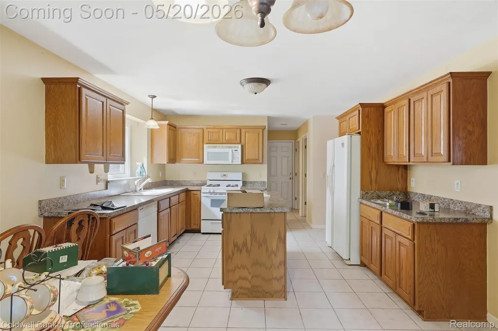 21527 N Tangel Drive E Macomb Township MI 48044