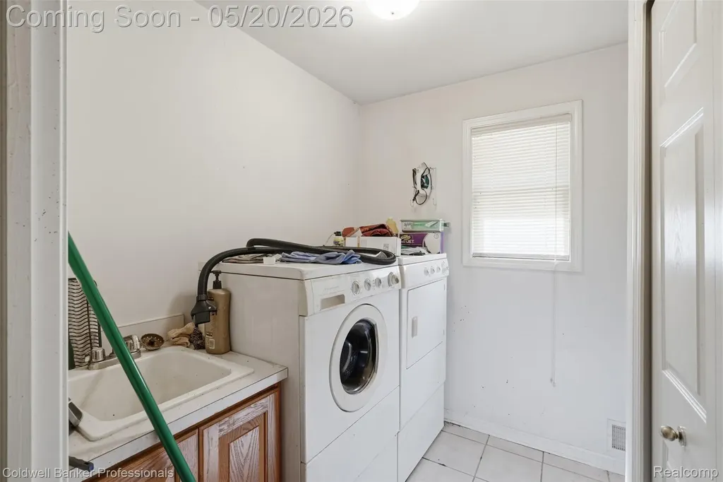 21527 N Tangel Drive E Macomb Township MI 48044
