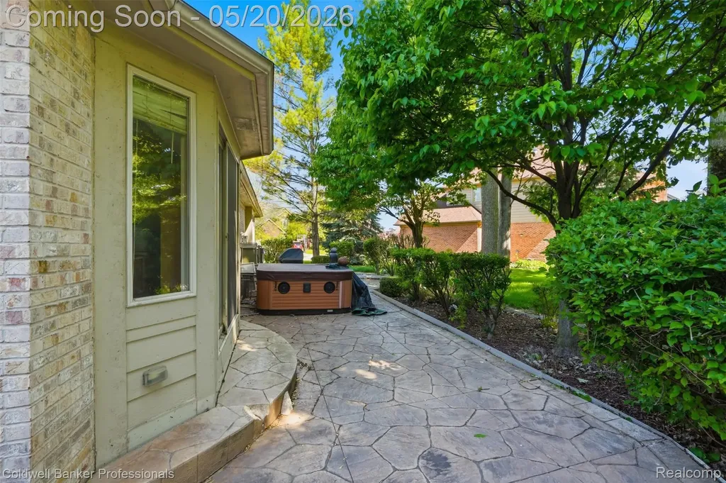 21527 N Tangel Drive E Macomb Township MI 48044
