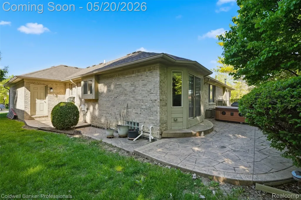 21527 N Tangel Drive E Macomb Township MI 48044
