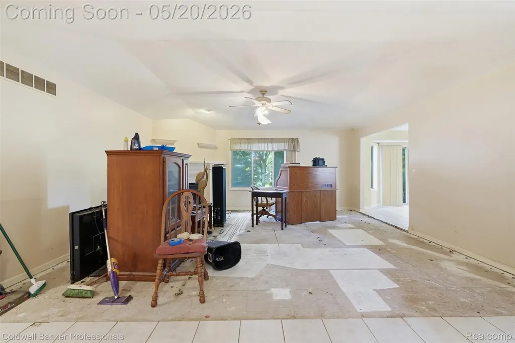 21527 N Tangel Drive E Macomb Township MI 48044