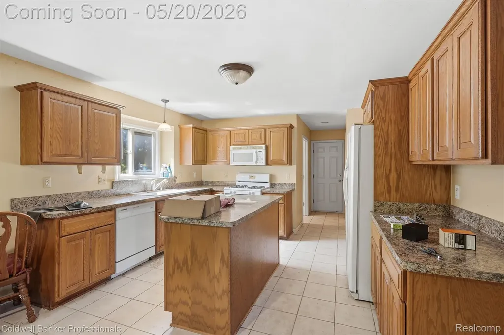 21527 N Tangel Drive E Macomb Township MI 48044