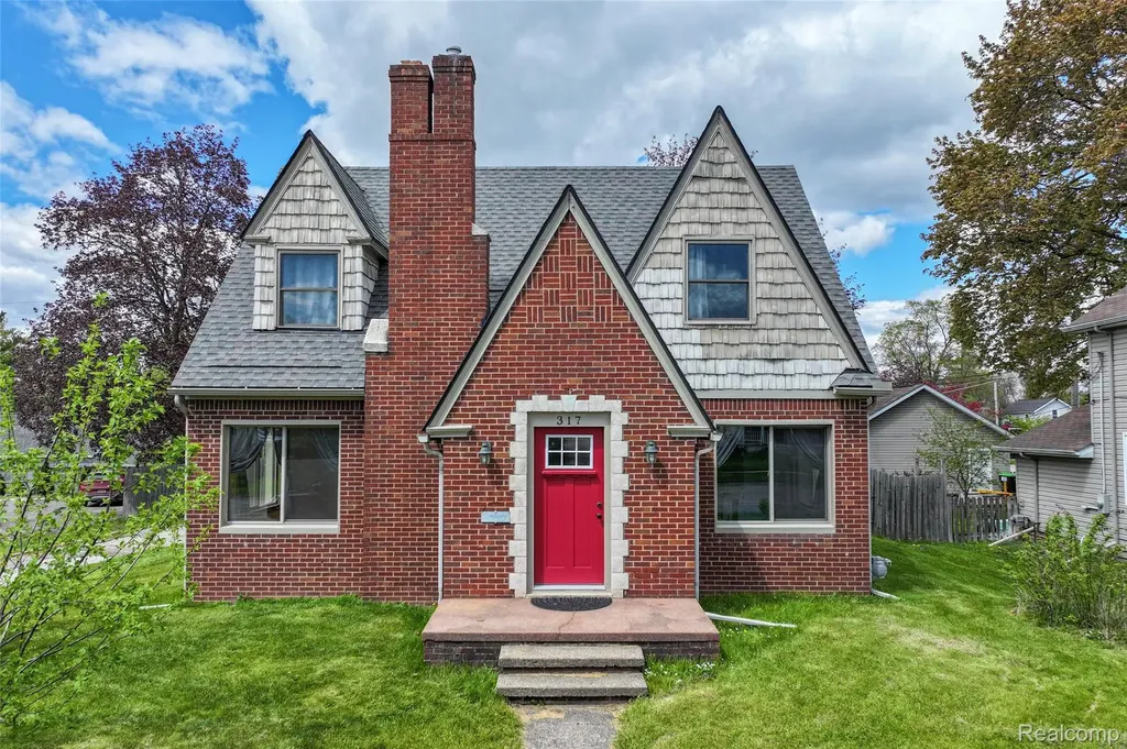 317 E Grand River Avenue Fowlerville Village MI 48836