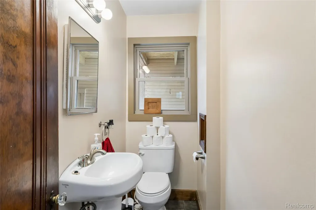 317 E Grand River Avenue Fowlerville Village MI 48836