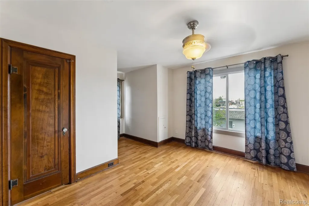 317 E Grand River Avenue Fowlerville Village MI 48836