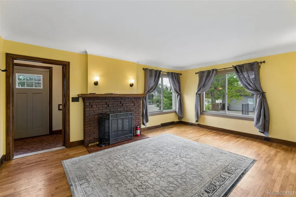 317 E Grand River Avenue Fowlerville Village MI 48836