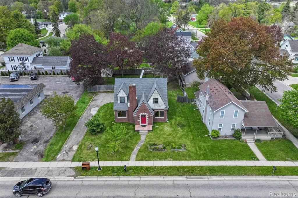 317 E Grand River Avenue Fowlerville Village MI 48836