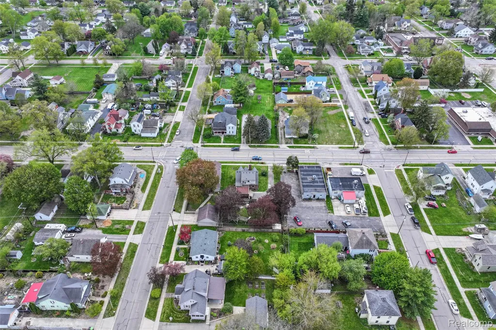 317 E Grand River Avenue Fowlerville Village MI 48836