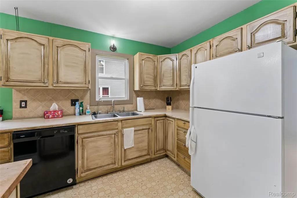 317 E Grand River Avenue Fowlerville Village MI 48836