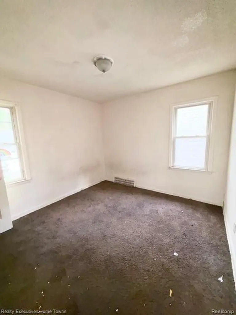 18282 Stout Street Detroit City MI 48219
