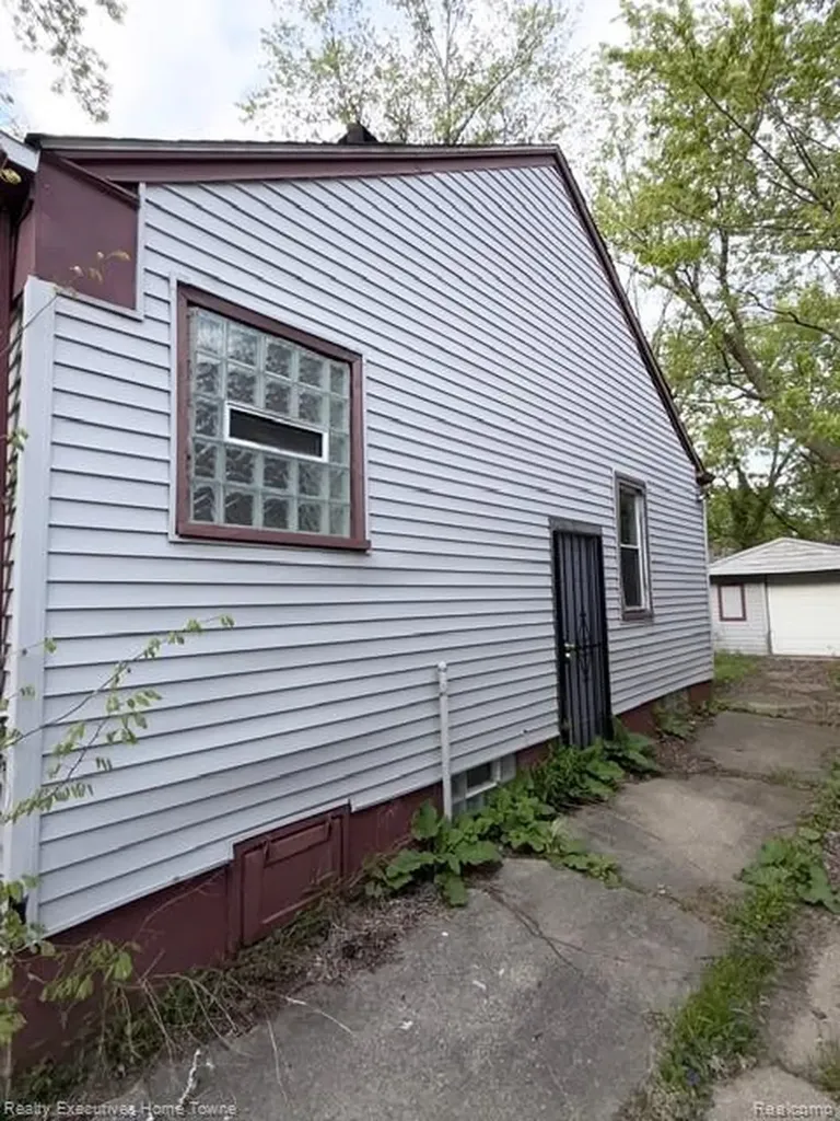 18282 Stout Street Detroit City MI 48219