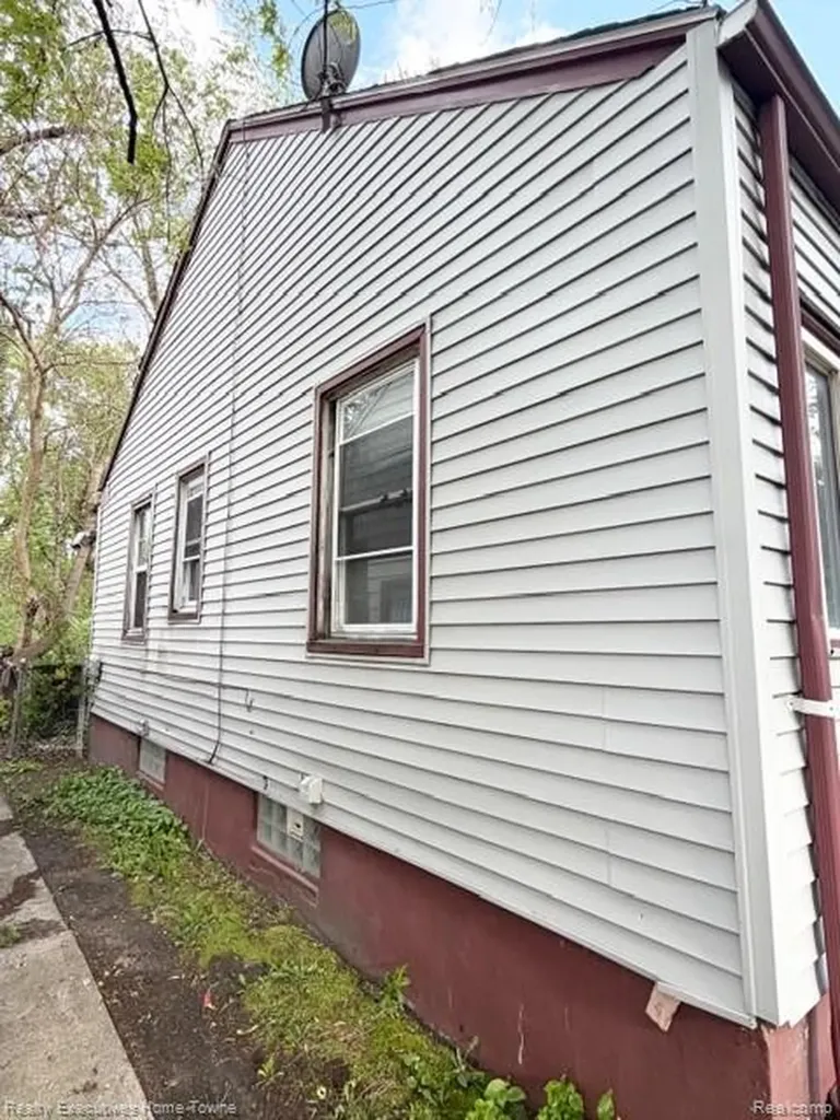 18282 Stout Street Detroit City MI 48219