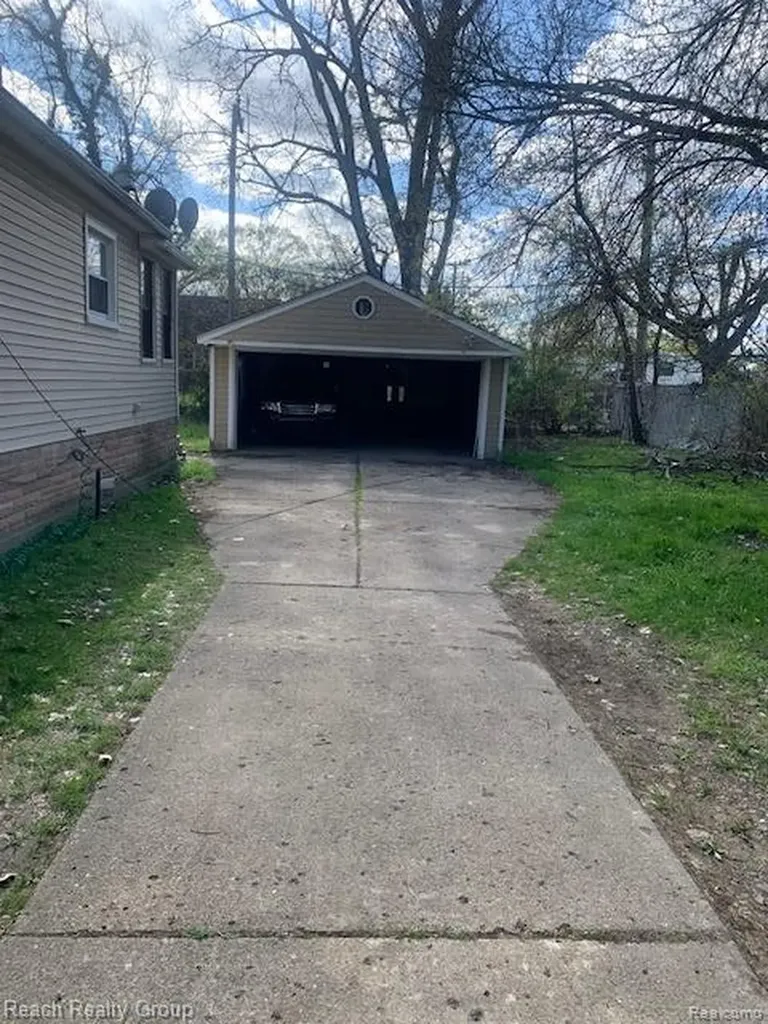 13623 Penrod Street Detroit City MI 48223