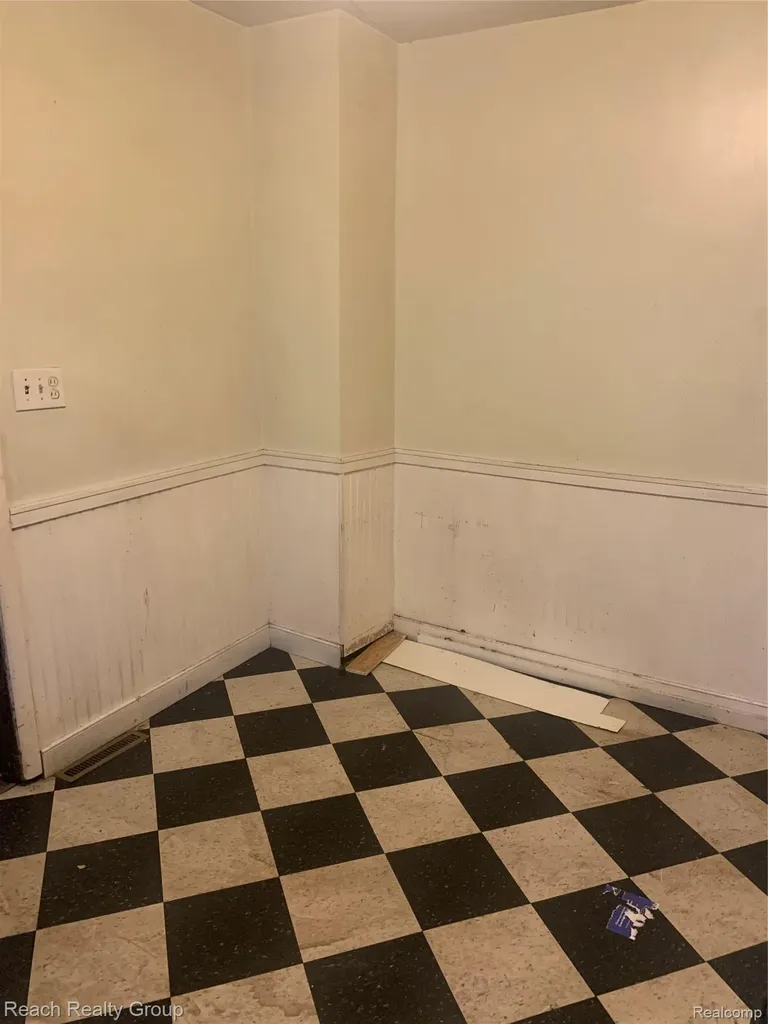 13623 Penrod Street Detroit City MI 48223