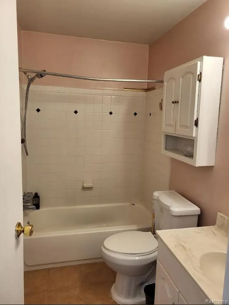 1844 Colonial Village Way Waterford Charter Township MI 48328