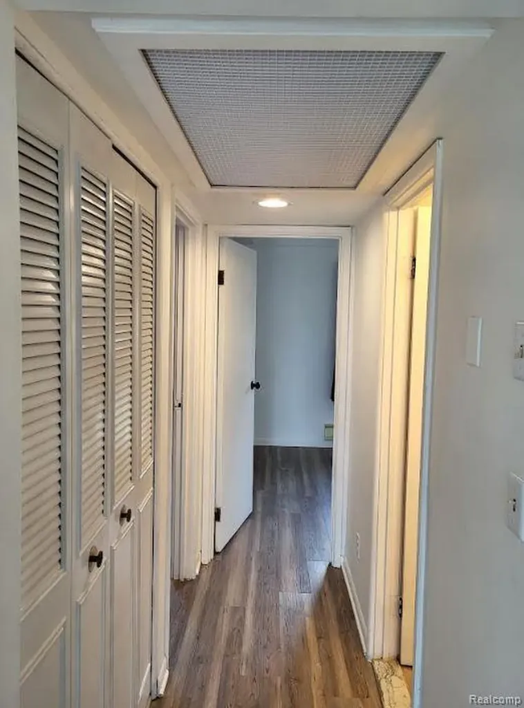 1844 Colonial Village Way Waterford Charter Township MI 48328