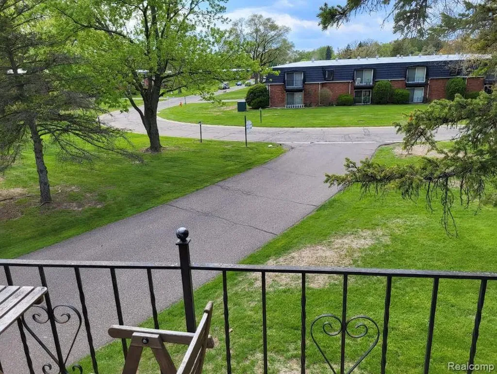 1844 Colonial Village Way Waterford Charter Township MI 48328