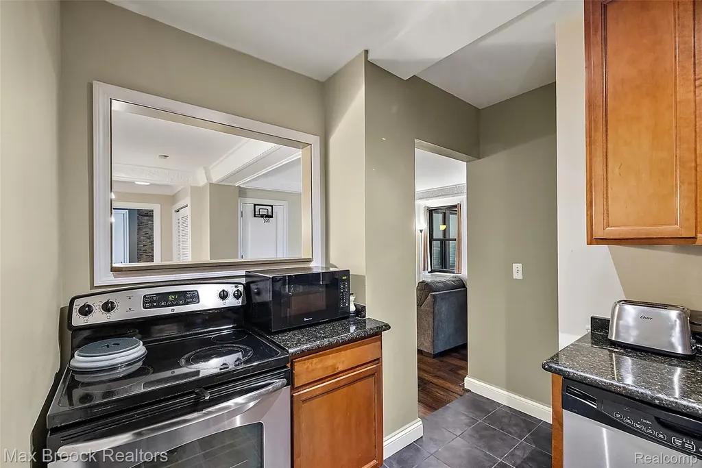15 E Kirby #928 Street Detroit City MI 48202